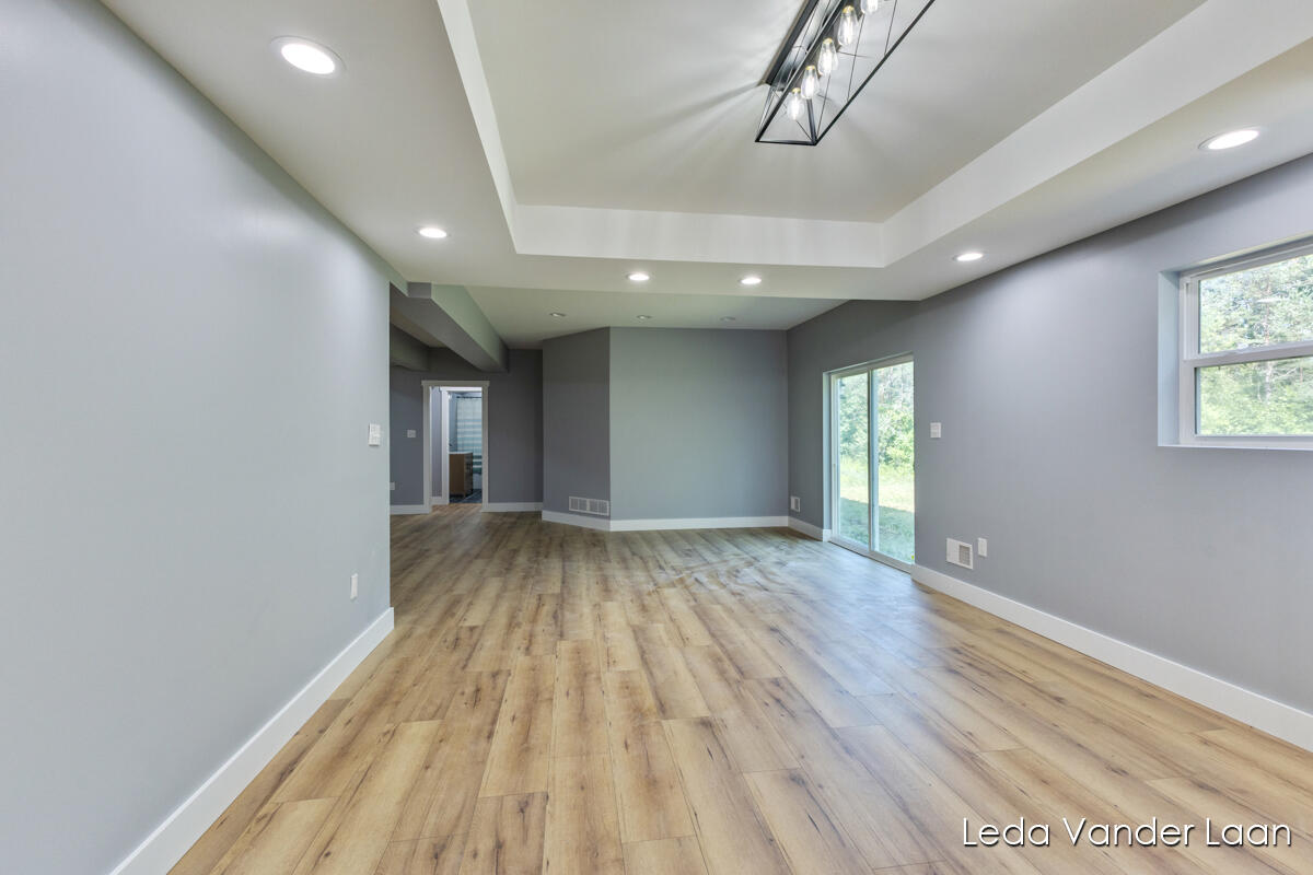 7385 14 Mile Road Northeast Cedar Springs, MI 49319 - Photo 32 of 51 IMG_1032