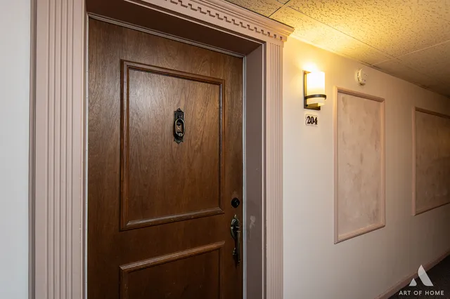 $219,900 | 7930 Woodglen Lane, Unit 204, Downers Grove, IL 60516