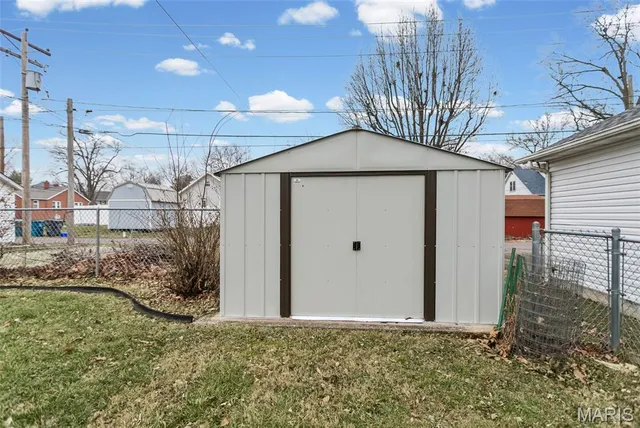 $159,000 | 1405 14th Street, Highland, IL 62249