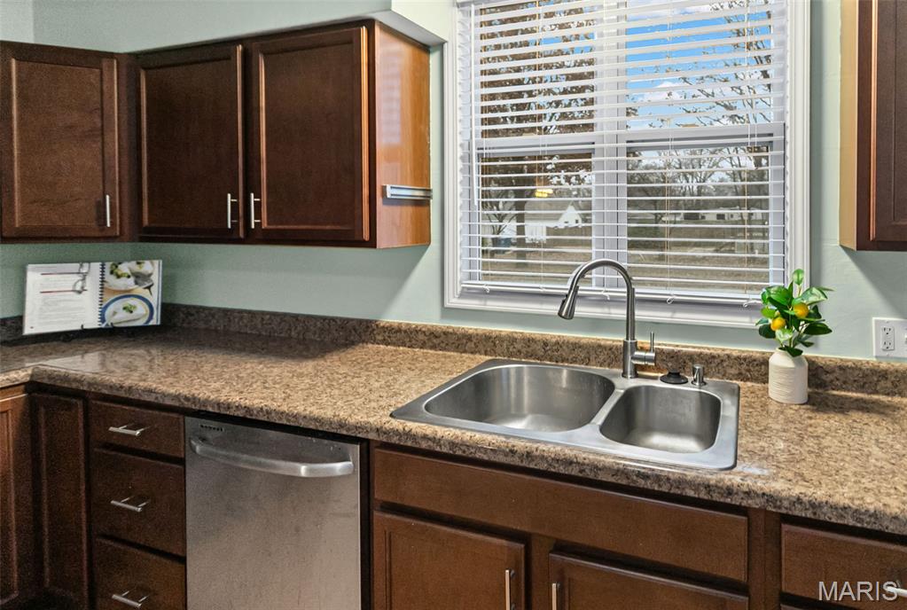 1405 14th Street Highland, IL 62249 - Photo 9 of 23