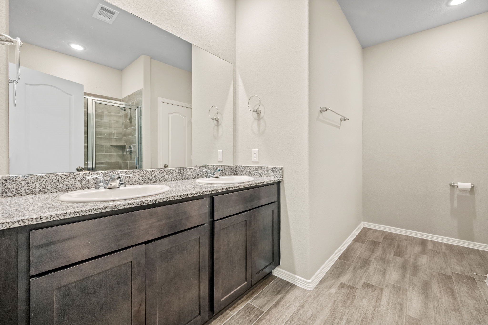 24734 Russet Bluff Trail Houston, TX 77336 - Photo 13 of 17