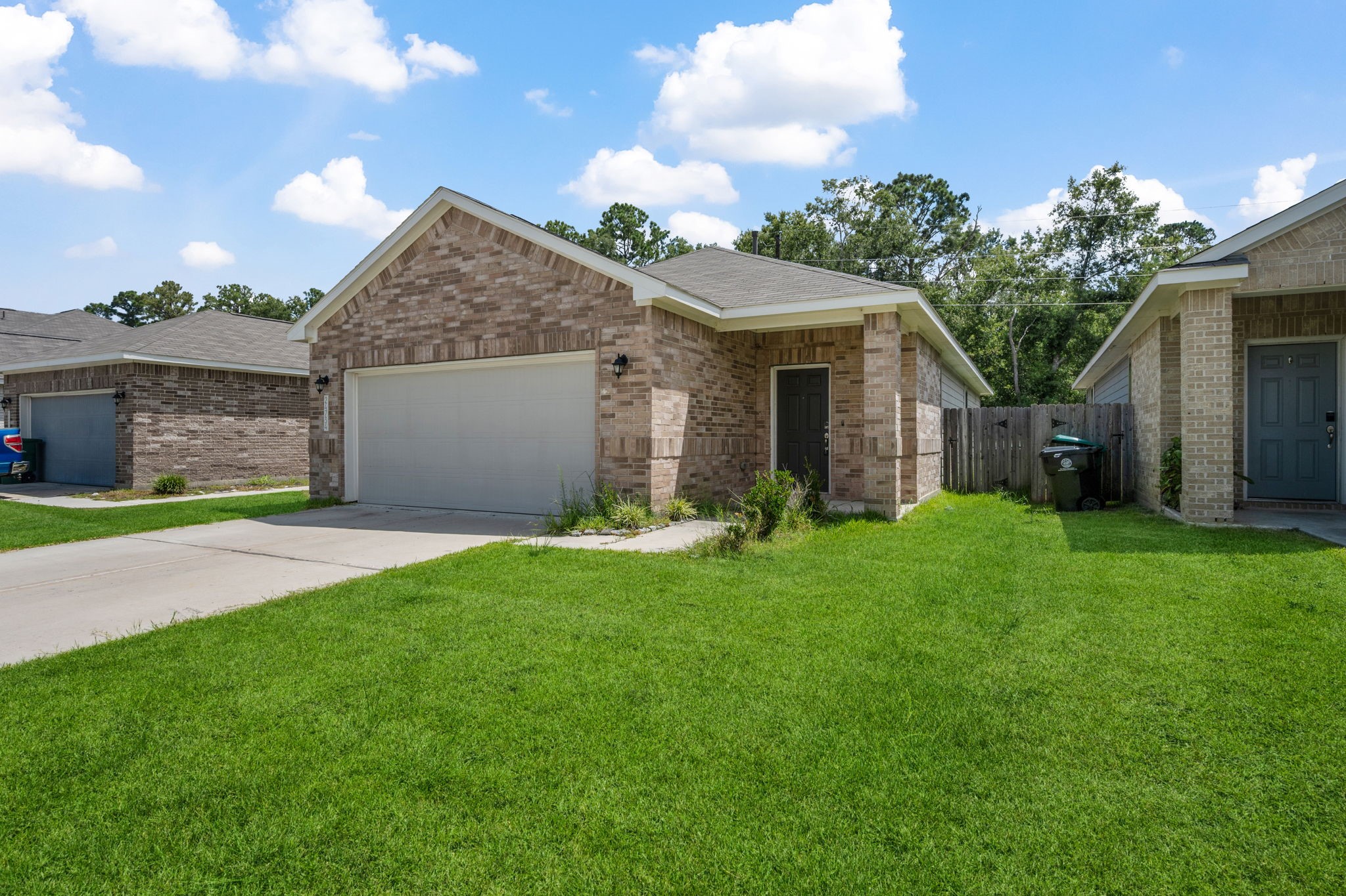 24734 Russet Bluff Trail Houston, TX 77336 - Photo 2 of 17