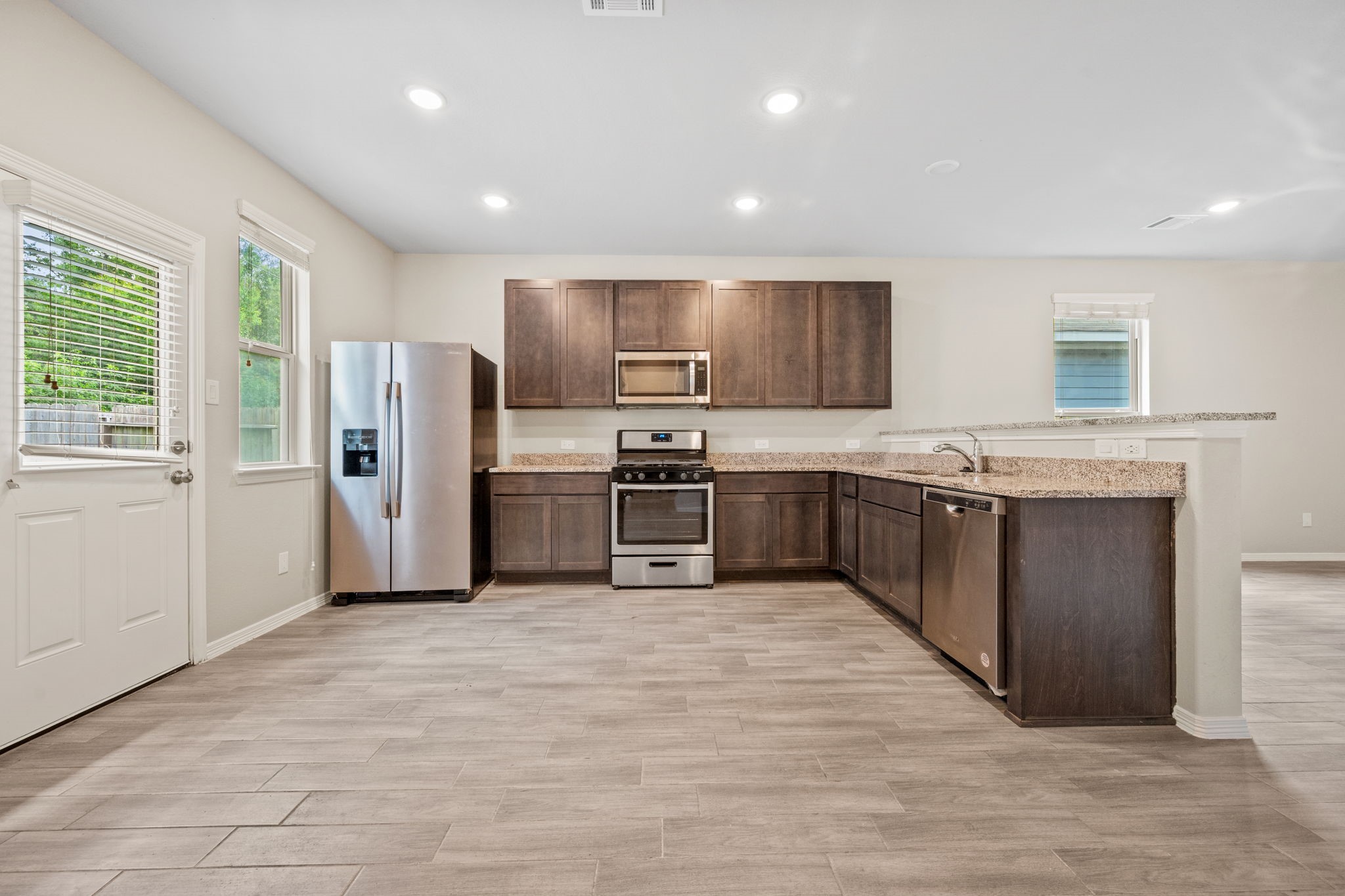 24734 Russet Bluff Trail Houston, TX 77336 - Photo 7 of 17