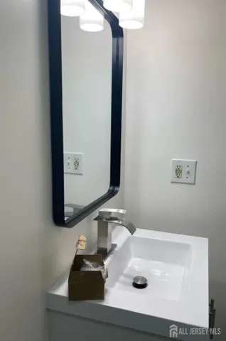 $2,600 | 84 Seabreeze Way, Keansburg, NJ 07734