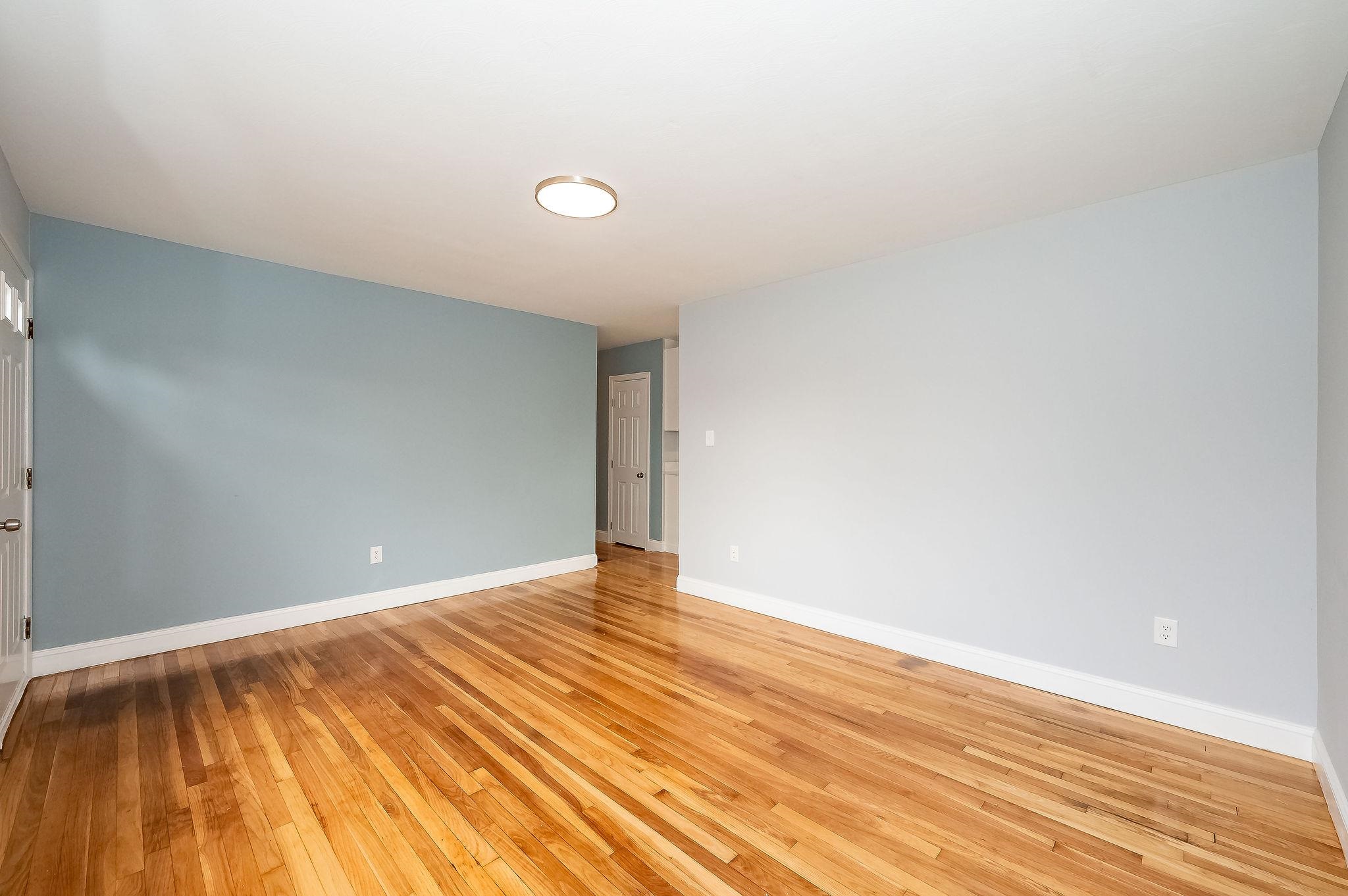 5 4th Street Rochester, NH 03867 - Photo 3 of 34