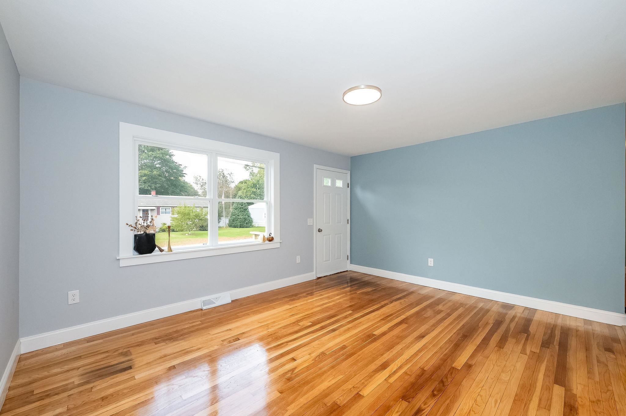 5 4th Street Rochester, NH 03867 - Photo 4 of 34