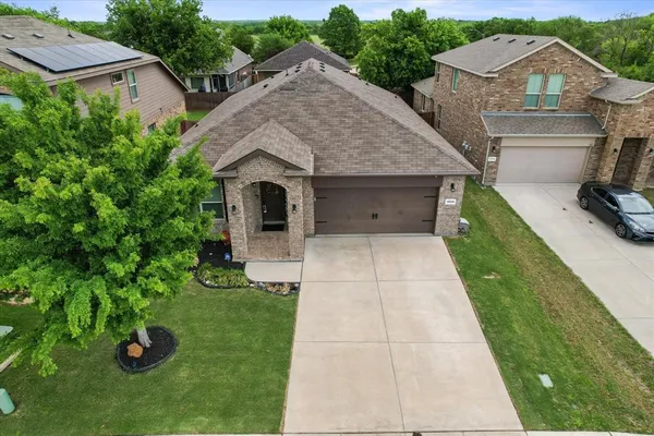 $325,000 | 1004 Brownford Drive, Fort Worth, TX 76028