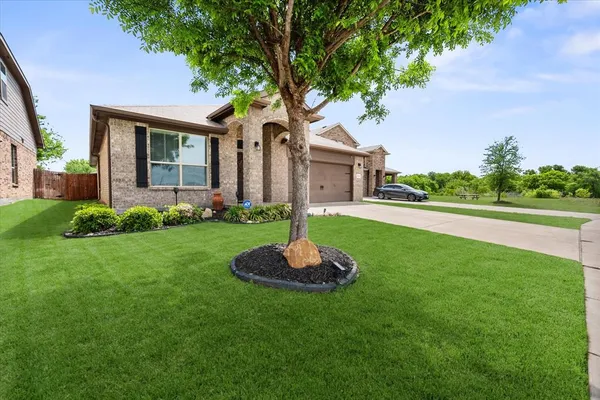 $325,000 | 1004 Brownford Drive, Fort Worth, TX 76028