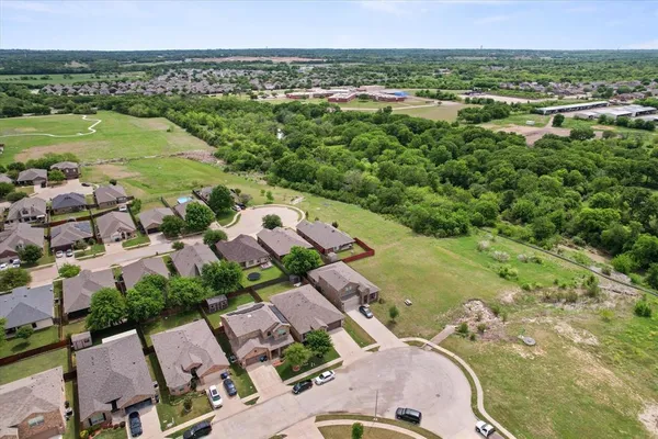 $325,000 | 1004 Brownford Drive, Fort Worth, TX 76028