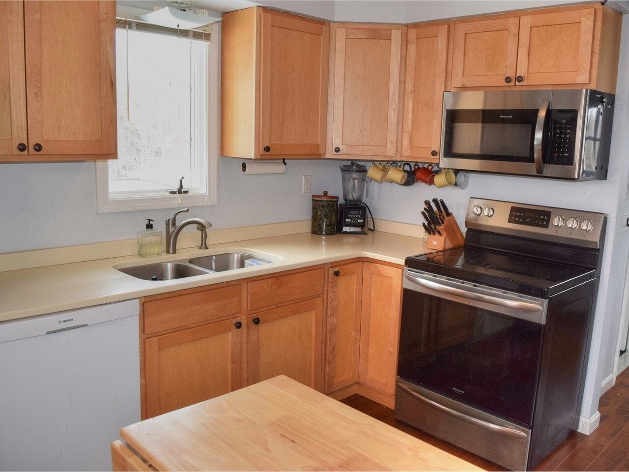 389 Jeff Heights Road Cambridge, VT 05464 - Photo 4 of 40 Gallery Image 4