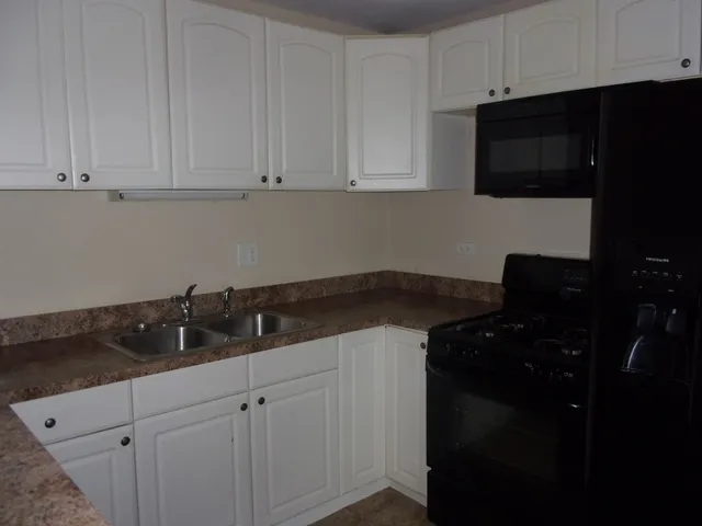 $185,000 | 9-s110 S Frontage Road, Unit 205, Darien, IL 60527