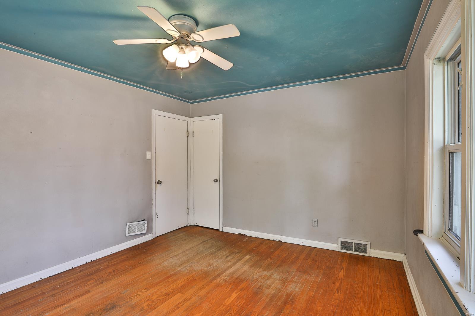 1298 Reavis Barracks Road St. Louis, MO 63125 - Photo 15 of 25 Gallery Image 15