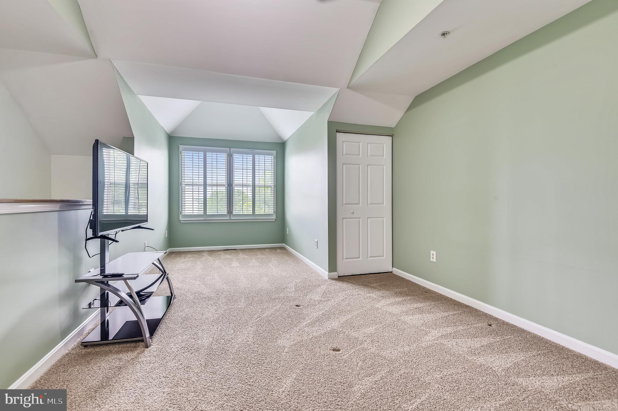 21 Bank Spring Court Owings Mills, MD 21117 - Photo 16 of 31 Spacious Master With Sitting Area