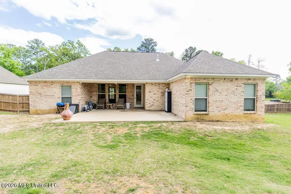 $419,000 | 401 Castlewoods Boulevard, Brandon, MS 39047