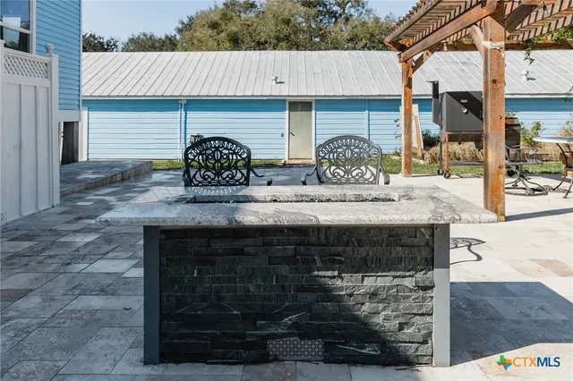 a view of outdoor kitchen