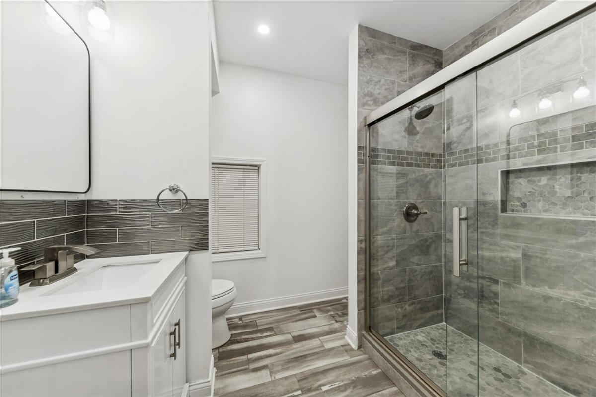 617 West 43rd Place Chicago, IL 60609 - Photo 15 of 23