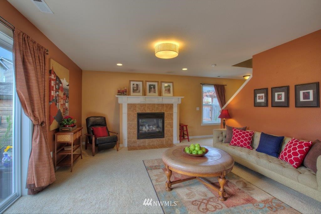 18218 168th Way Southeast Renton, WA 98058 - Photo 3 of 20 Gallery Image 3