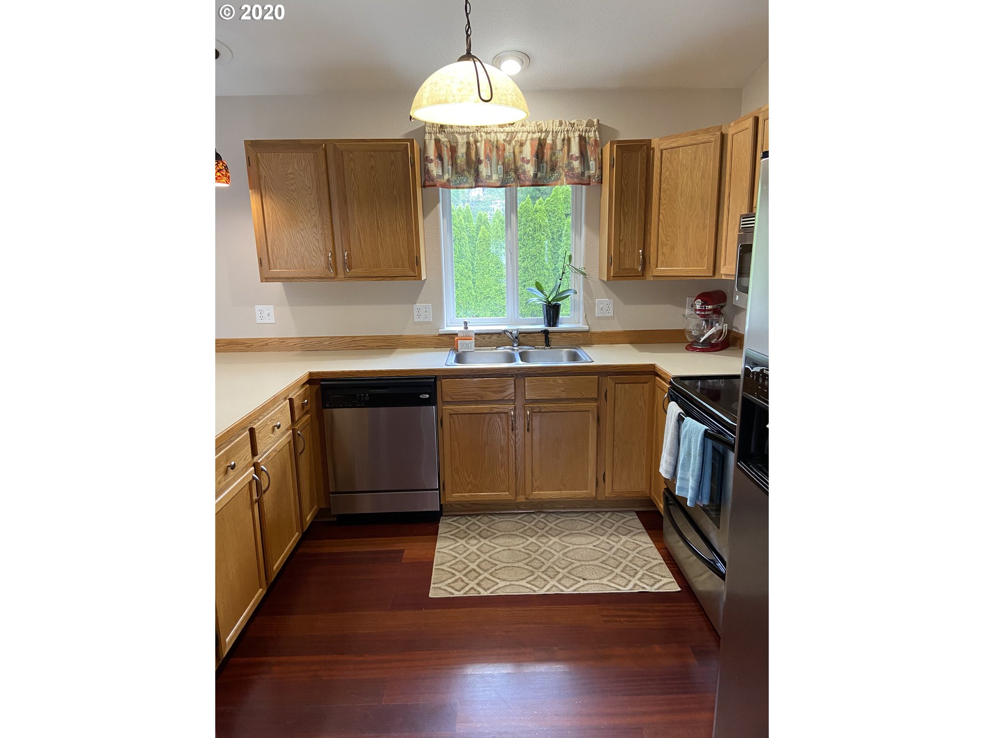 673 South 41st Place Springfield, OR 97478 - Photo 3 of 22