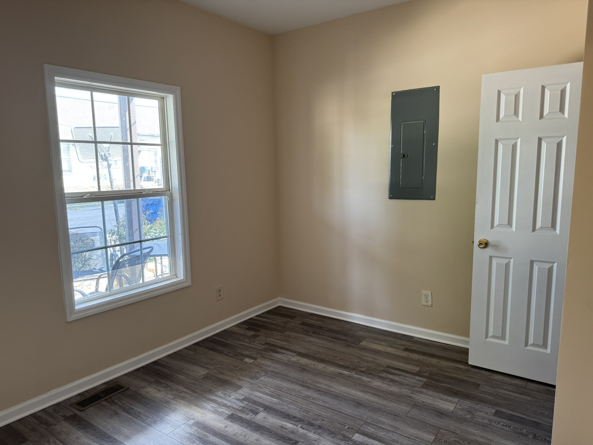 203 Goodloe Street Mount Pleasant, TN 38474 - Photo 4 of 16
