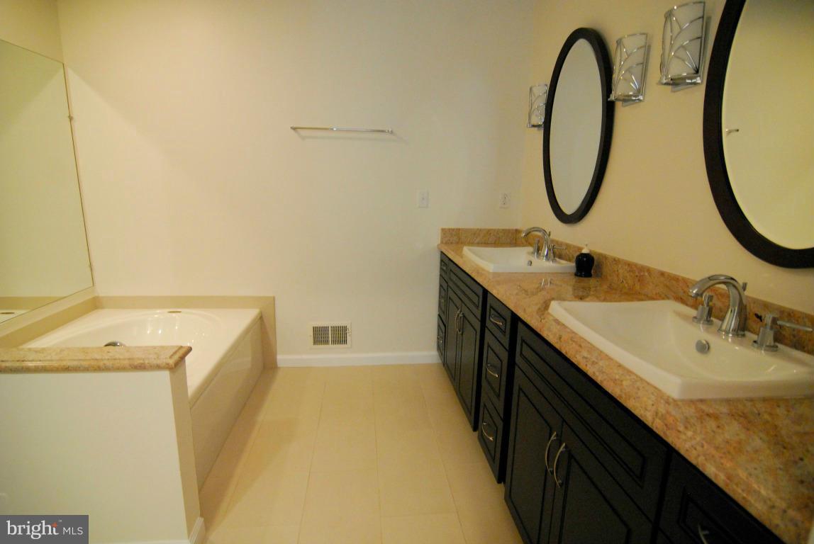 11602 Lighthouse Drive Laurel, MD 20708 - Photo 20 of 30 Bath (Master)