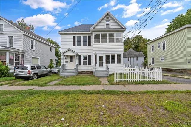 $1,400 | 115 West 1st Street South, Unit 2, Fulton, NY 13069