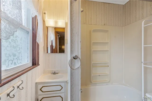 $1,400 | 115 West 1st Street South, Unit 2, Fulton, NY 13069