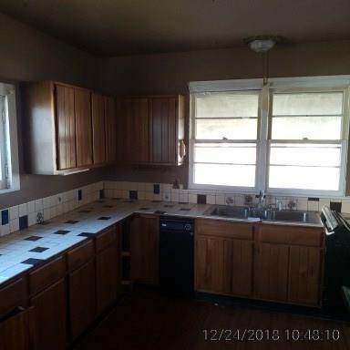 737 Elm Street Clinton, IN 47842 - Photo 6 of 16 Gallery Image 6