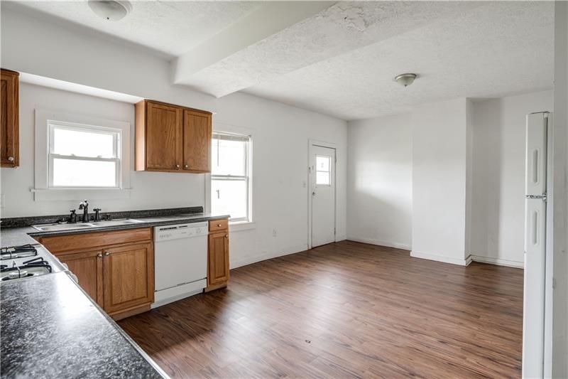 507 Noblestown Road Carnegie, PA 15106 - Photo 3 of 16 Gallery Image 3