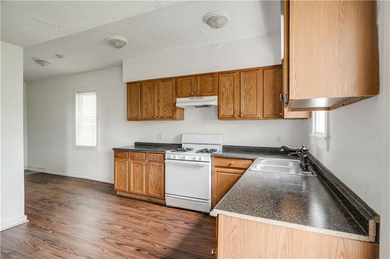 507 Noblestown Road Carnegie, PA 15106 - Photo 5 of 16 Gallery Image 5
