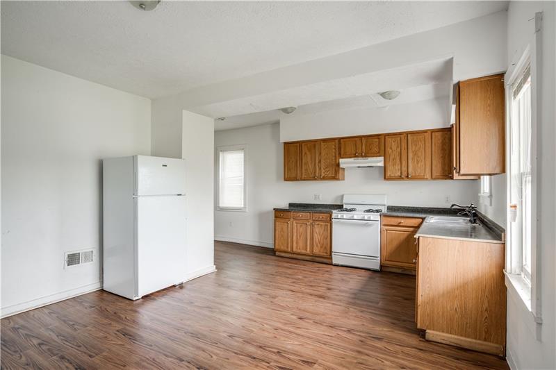 507 Noblestown Road Carnegie, PA 15106 - Photo 6 of 16 Gallery Image 6