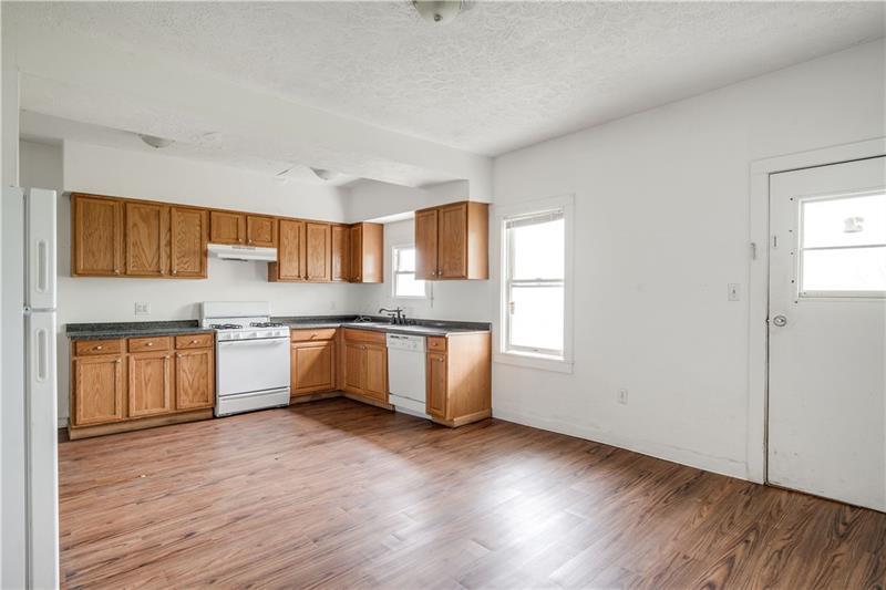 507 Noblestown Road Carnegie, PA 15106 - Photo 7 of 16 Gallery Image 7