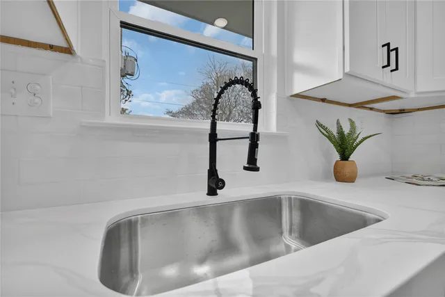 a close view of sink