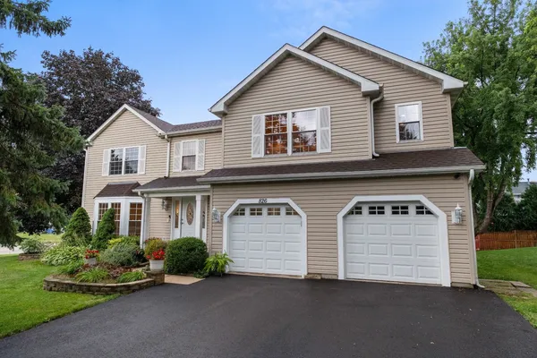 $550,000 | 826 Pin Oak Circle, Cary, IL 60013