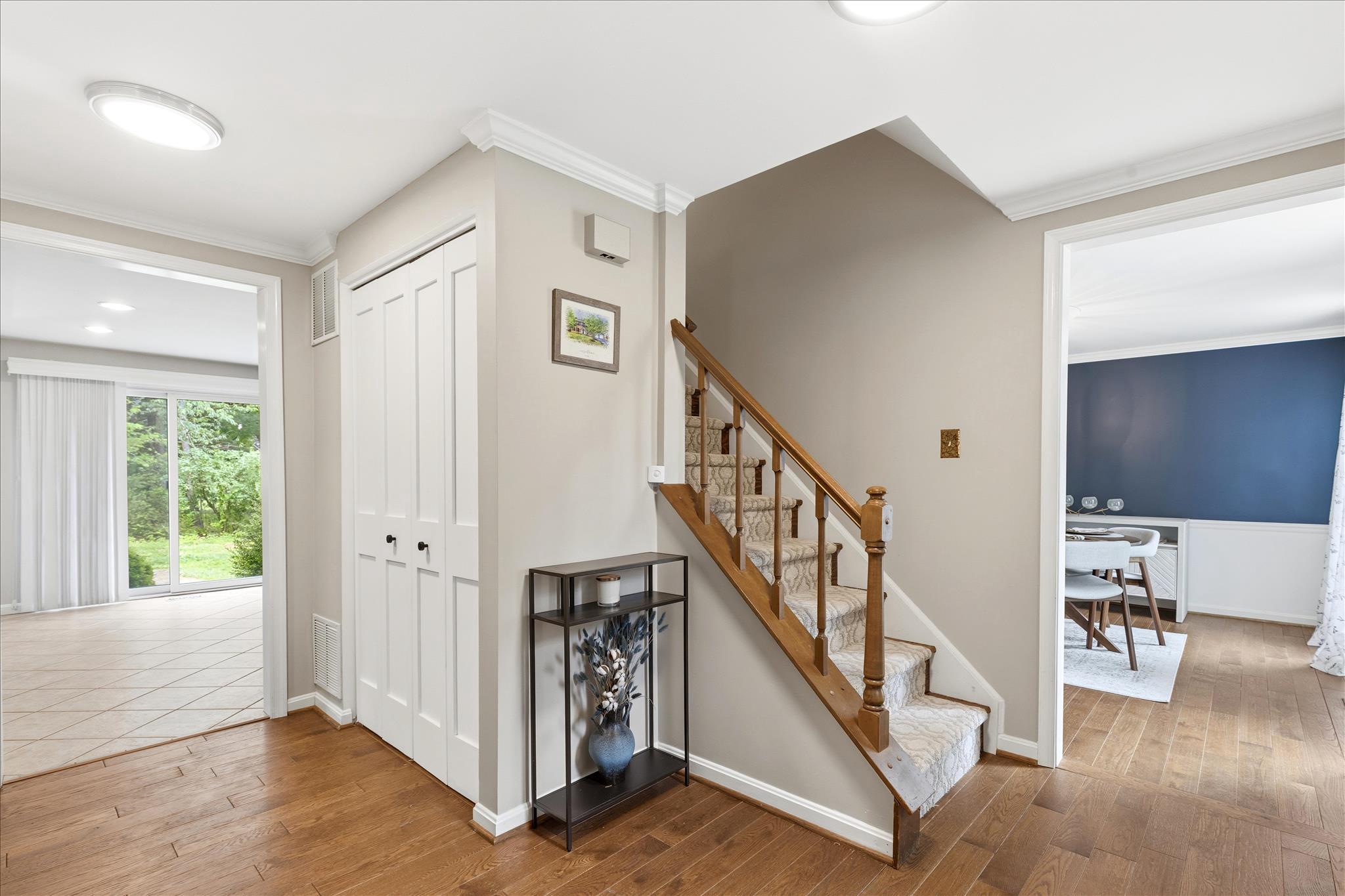 21917 Foxlair Road Gaithersburg, MD 20882 - Photo 18 of 49 entryway