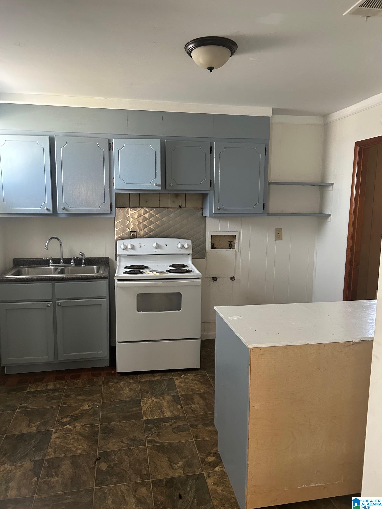 232 Flora Street Southwest Birmingham, AL 35211 - Photo 6 of 7