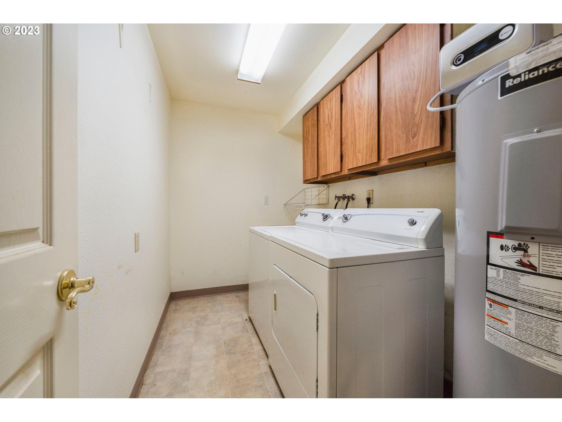 17802 Northeast 219th Street Battle Ground, WA 98604 - Photo 27 of 42 a utility room with dryer and washer