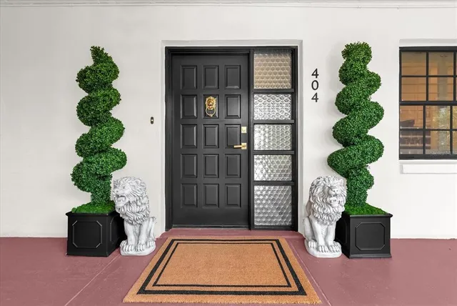 $1,195,000 | 100 South Interlachen Avenue, Unit 404, Winter Park, FL 32789