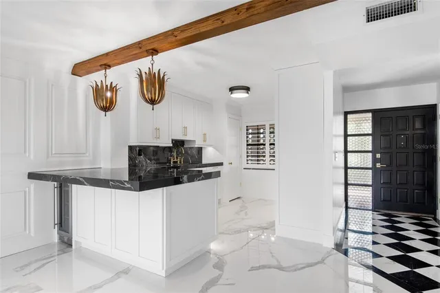 $1,195,000 | 100 South Interlachen Avenue, Unit 404, Winter Park, FL 32789