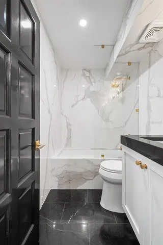 $1,195,000 | 100 South Interlachen Avenue, Unit 404, Winter Park, FL 32789