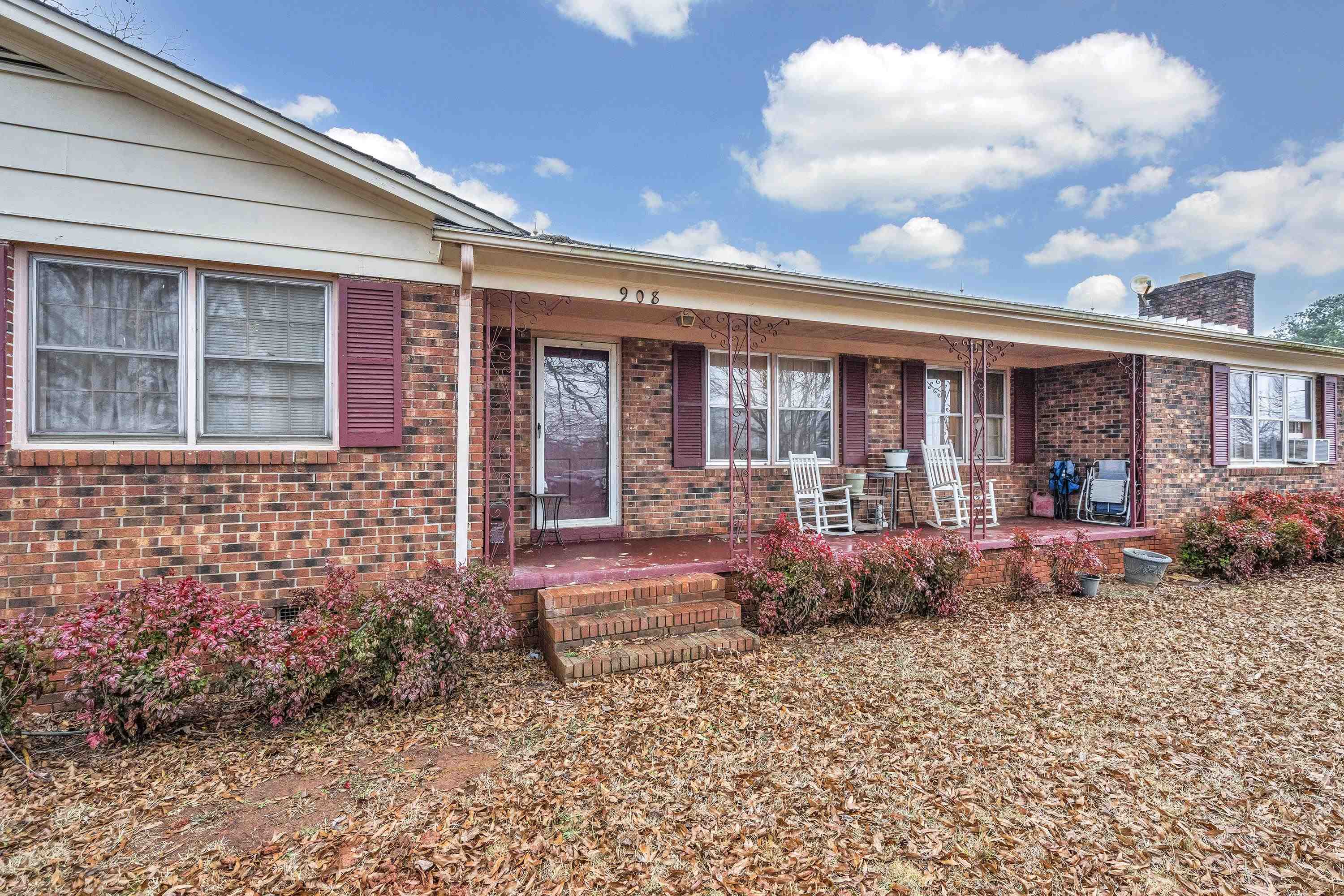 908 Green River Road Gaffney, SC 29341 - Photo 5 of 21 Gallery Image 5