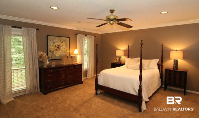 506 Oak Ridge Court West Daphne, AL 36526 - Photo 16 of 31 Spacious & Cozy!