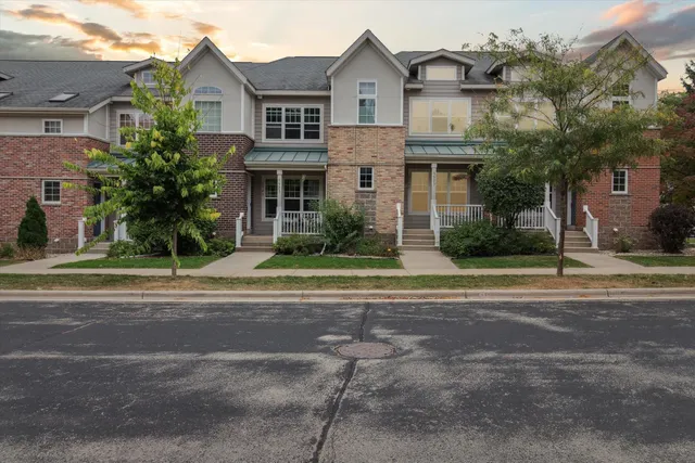 $349,999 | 5527 Caddis Bend, Fitchburg, WI 53711