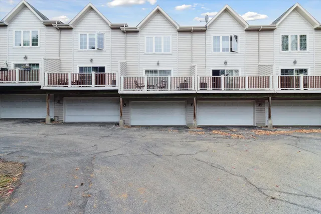 $349,999 | 5527 Caddis Bend, Fitchburg, WI 53711