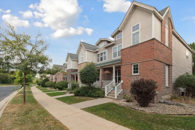 $349,999 | 5527 Caddis Bend, Fitchburg, WI 53711