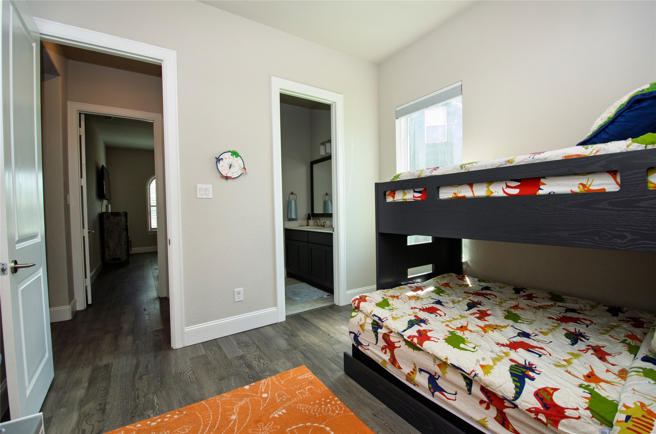 4143 Shackleton Court Iowa Colony, TX 77583 - Photo 20 of 34 Second bedroom with access to the hollywood bathroom.