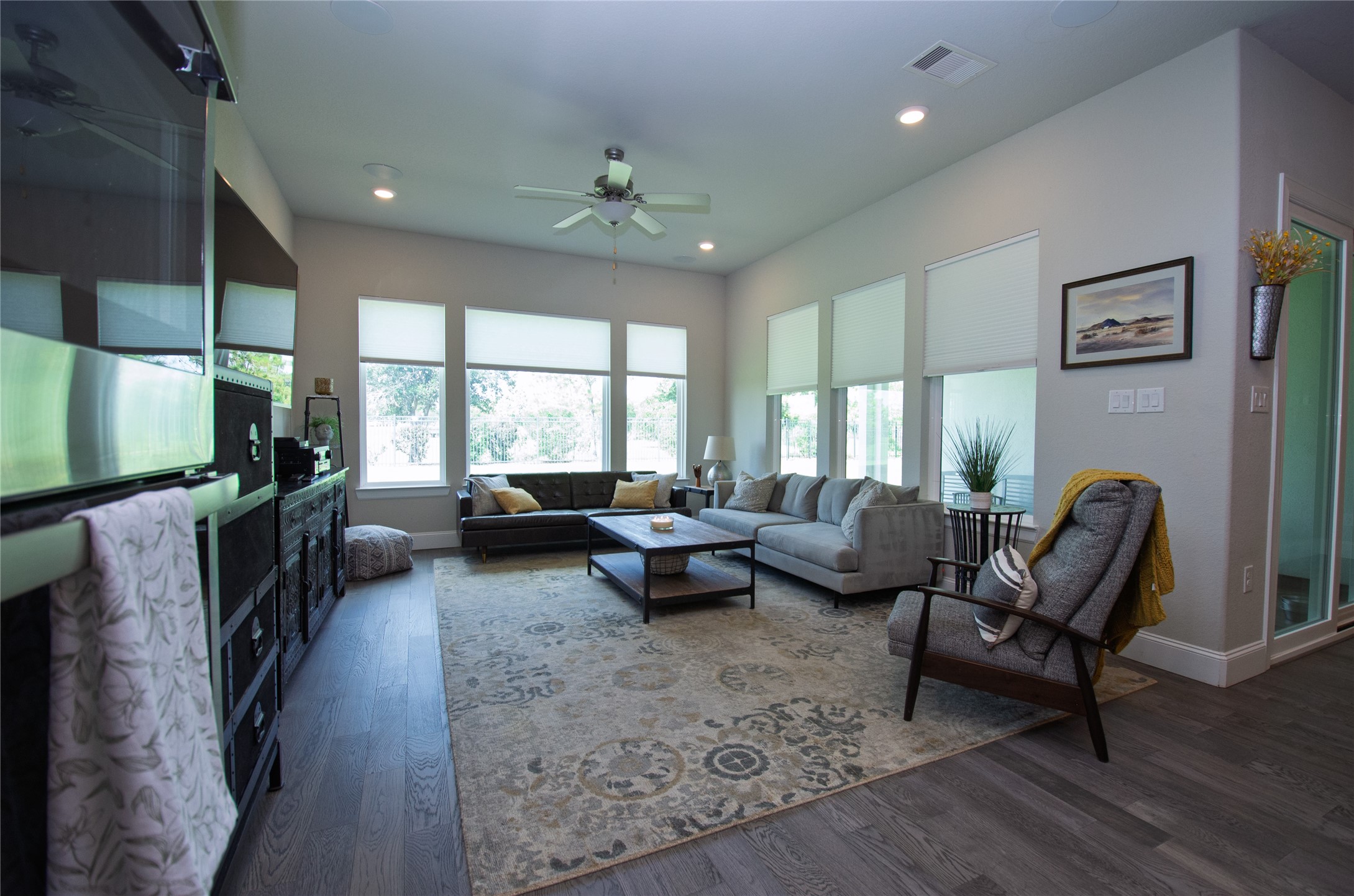 4143 Shackleton Court Iowa Colony, TX 77583 - Photo 5 of 34 Another view of the living area.