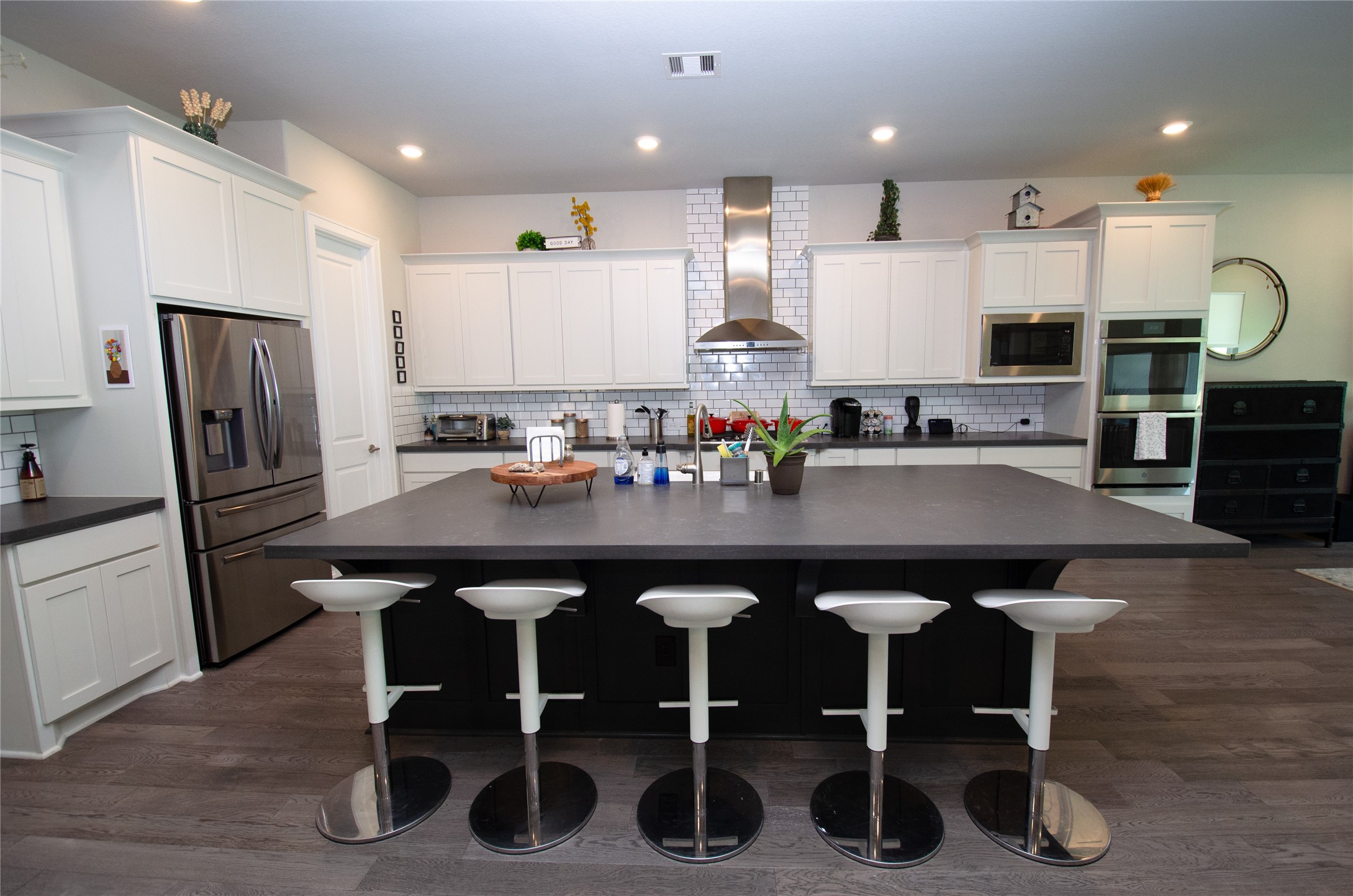 4143 Shackleton Court Iowa Colony, TX 77583 - Photo 7 of 34 Kitchen featuring upgraded OmegaStone countertops.