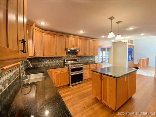 $625,000 | 209 Two N Two Lane, Camdenton, MO 65020