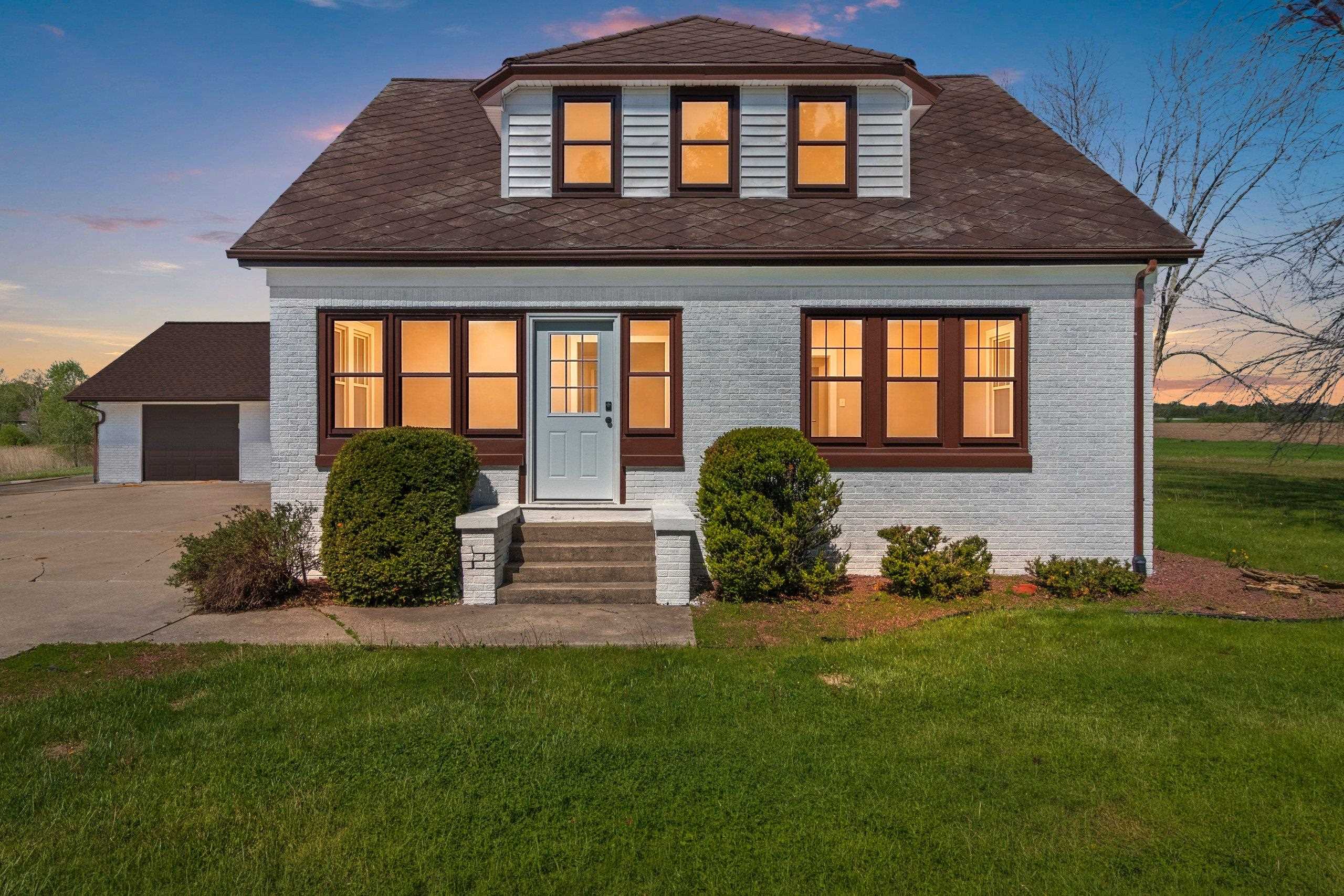 2110 North 8th Street Manitowoc, WI 54220 - Photo 2 of 54
