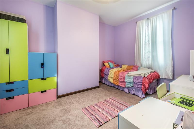 744 Greentree Road Pittsburgh, PA 15220 - Photo 16 of 25 Gallery Image 16